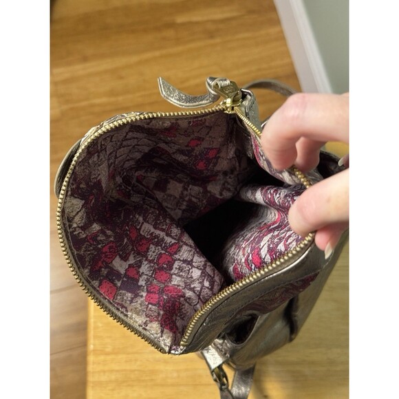 Elliot Lucca Leather Crossbody Bag - Metallic Silver Bronze w/ Adjustable Strap - Picture 9 of 10